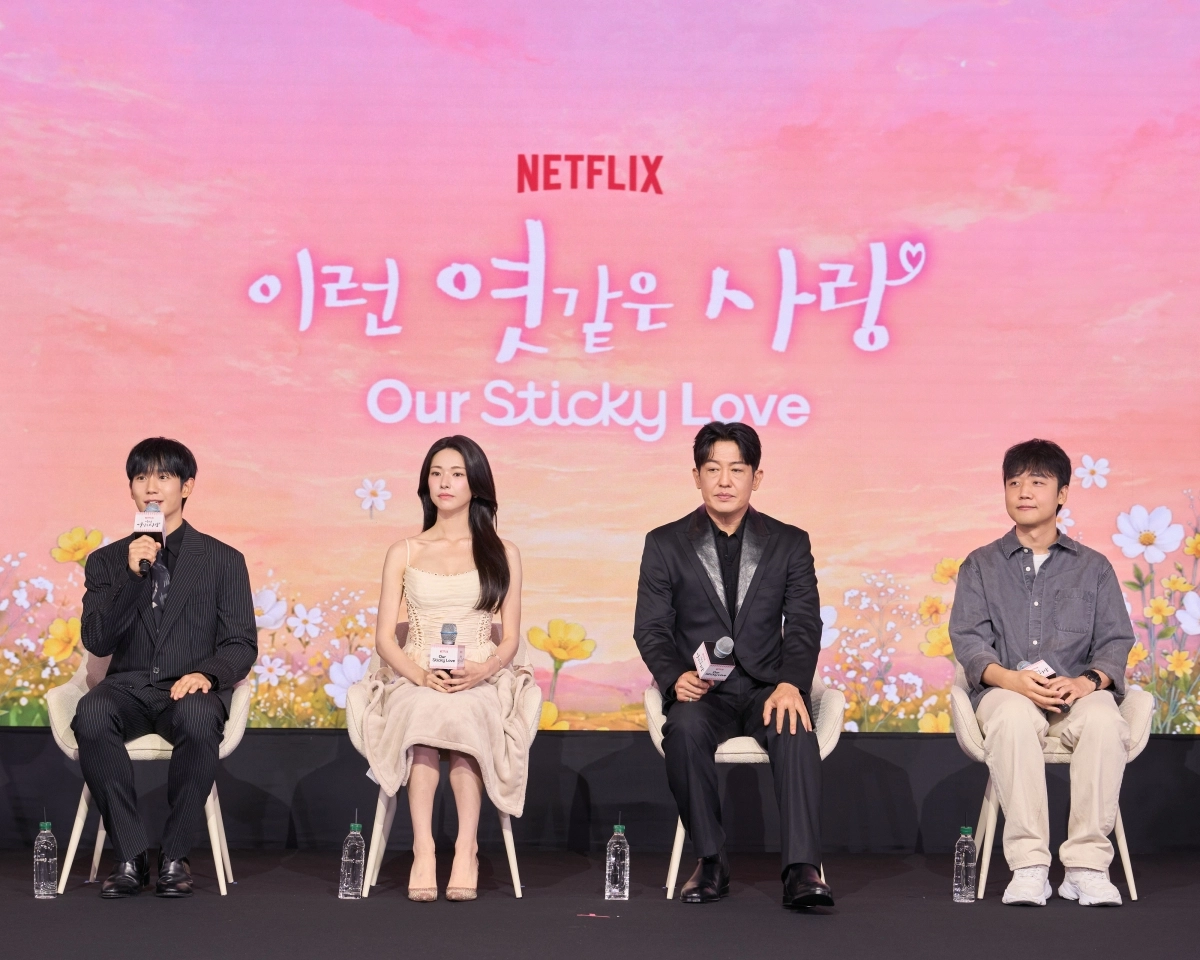 배우 정해인이 5일 서울 마포구 호텔 나루 서울 엠갤러리에서 열린 넷플릭스 새 시리즈 ‘이런 엿같은 사랑’ 제작발표회에서 발언하고 있다. 2026.8.5 연합뉴스(넷플릭스 제공)