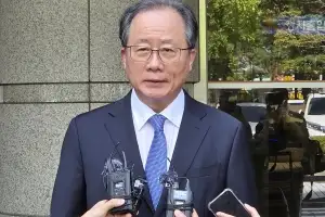 ‘해직교사 특채’ 김석준 부산교육감 2심서 무죄…재판부 “무리한 공소 제기”