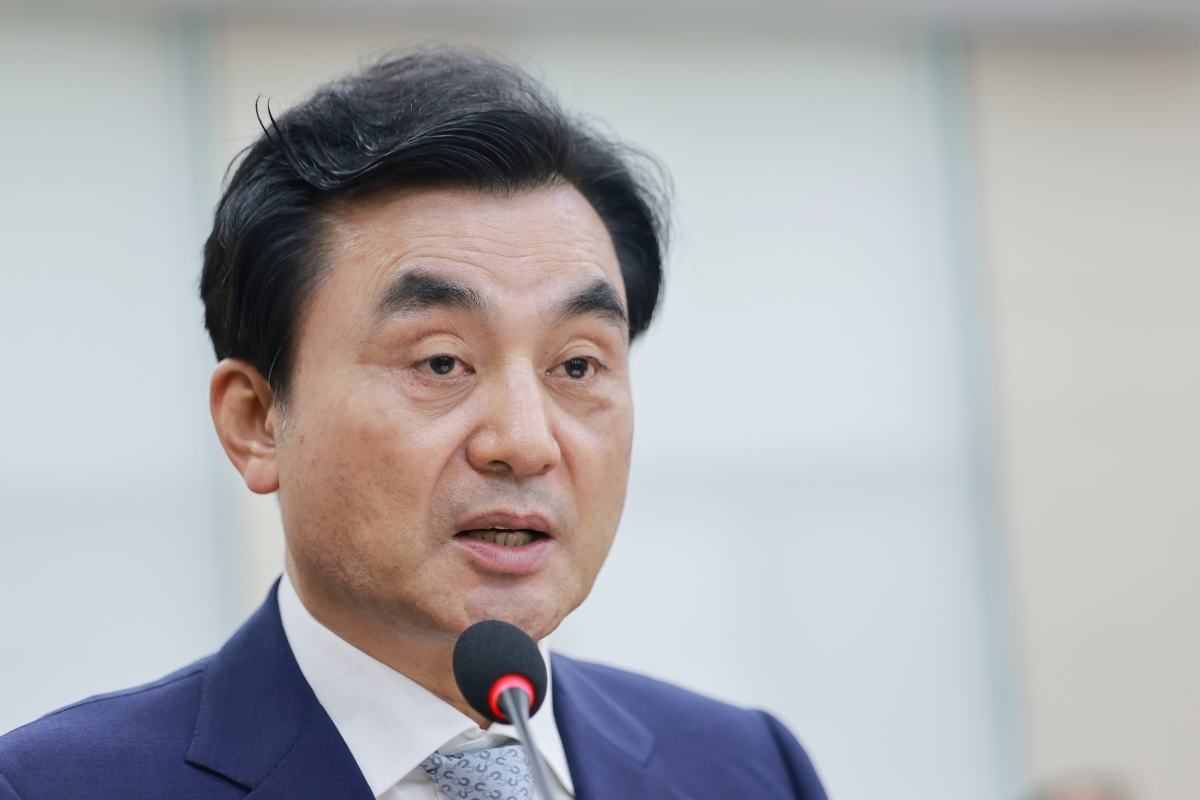 결산보고하는 안규백 국방장관
