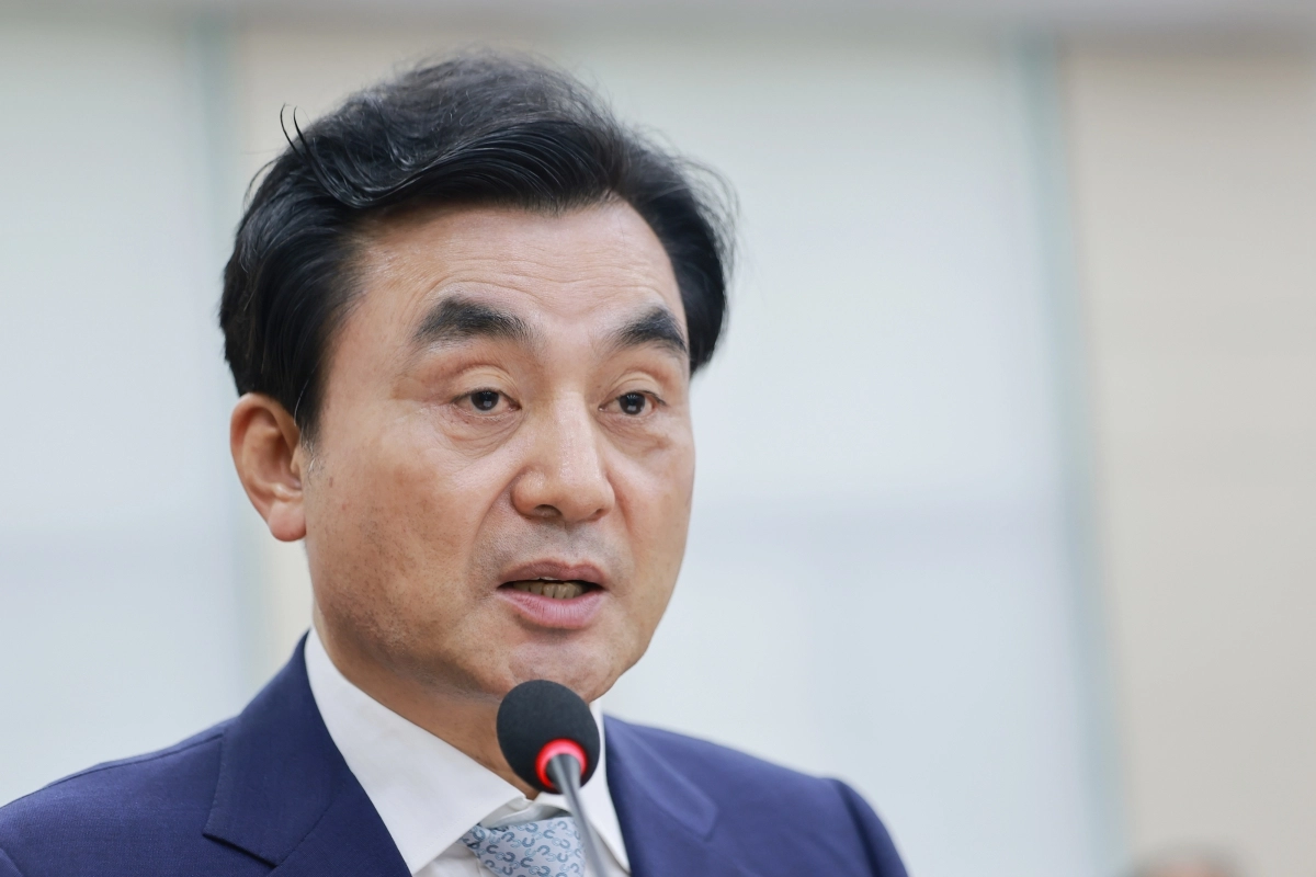 결산보고하는 안규백 국방장관