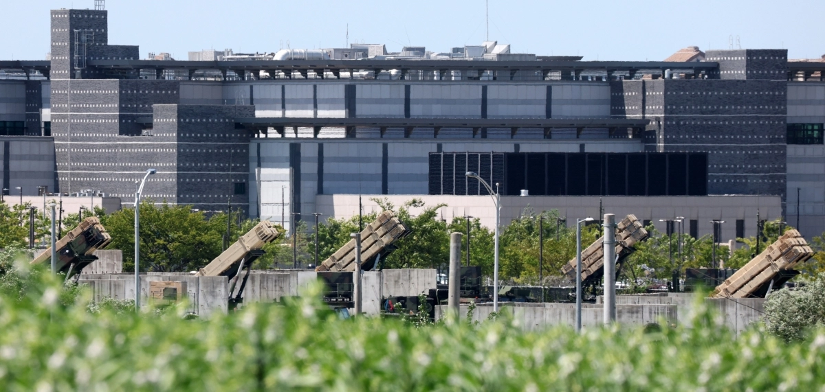 북한이 동해상으로 단거리탄도미사일(SRBM) 1발을 발사한 지난 12일 경기 평택시 팽성읍 주한미군기지 캠프 험프리스에 방공 무기체계인 패트리엇 미사일이 배치되어 있는 모습. 2026.8.12. 뉴스1