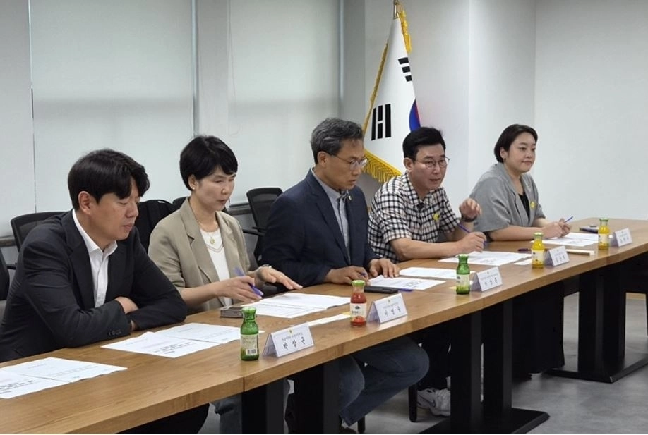 지난 20일 의원회관 대표의원실에서 ‘창동·상계 신경제 거점의 신속 추진을 위한 TF 1차 회의’를 개최한 서울시의회 더불어민주당(대표의원 이상훈). 서울시의회 제공