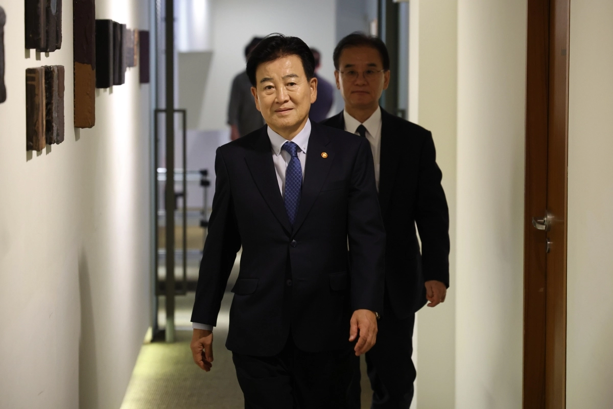 6대 종단 수장단 간담회 참석하는 정동영 통일부 장관