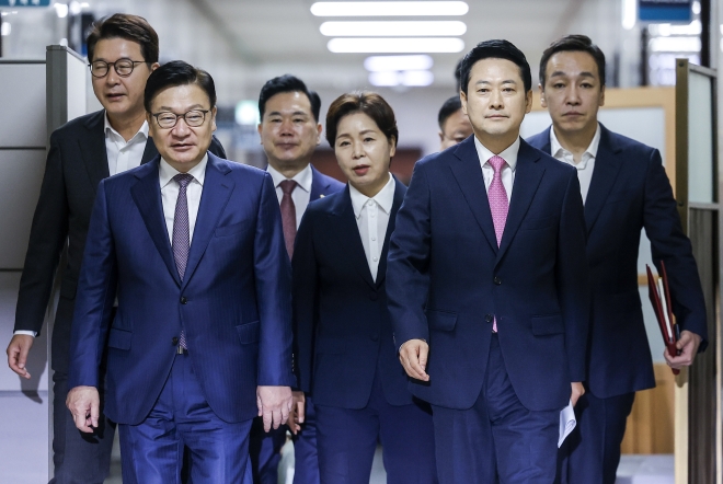 국민의힘, 의총에서 ‘장동혁 당협안’ 반대 뜻 모아…張, 강행 전망