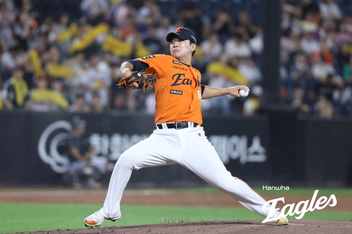 한화 이글스 2년 차 투수 권민규가 21일 대전 한화생명 볼파크에서 열린 한화와 LG 트윈스의 경기에서 투구하고 있다. 2026.8.21 한화 이글스 제공