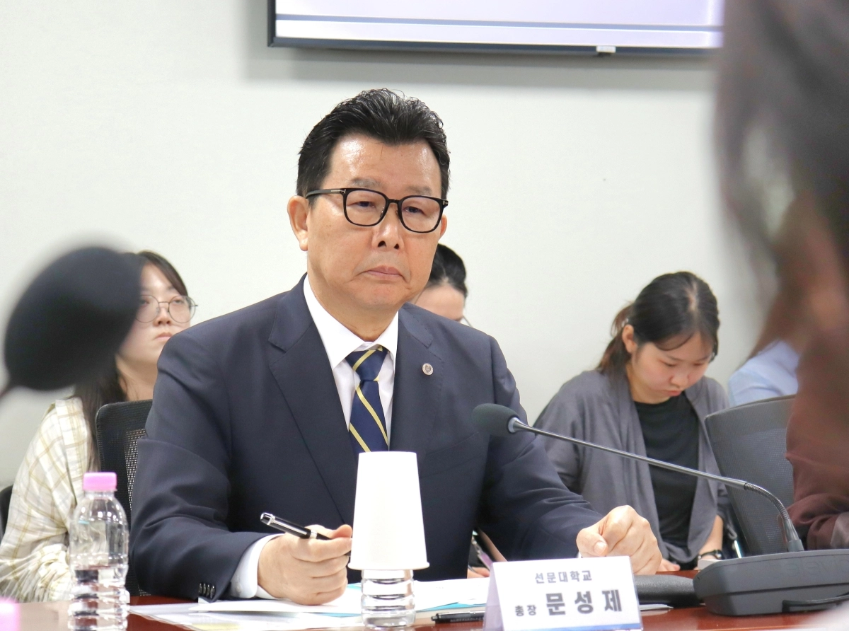 문성제 선문대 총장이 세미나에서 토론을 펼치고 있다. 한국이민정책학회 제공
