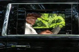 “김정은 종전선언 제안·트럼프 주한미군 감축 거래할 수도”