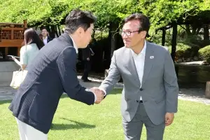 ‘레드팀’ 눈으로 본 김민석 체제… 앞길 험난한 이유[윤태곤의 판]