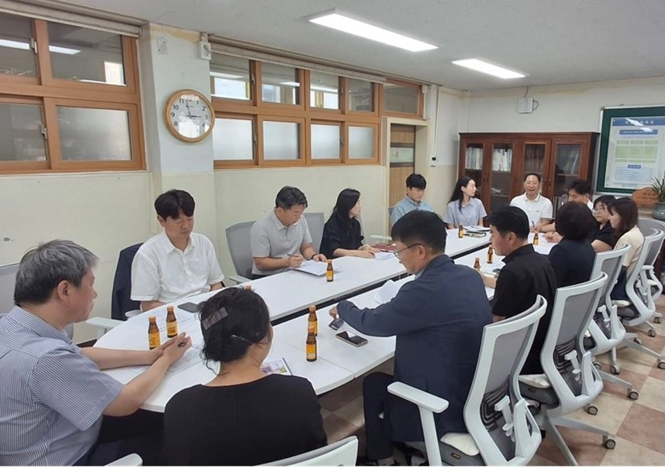 지난 7월 24일 열린 관계기관(북부교육지원청, 신창초, 한국전력공사, 도봉구, 도봉구의회) 실무 회의. 서울시의회 제공