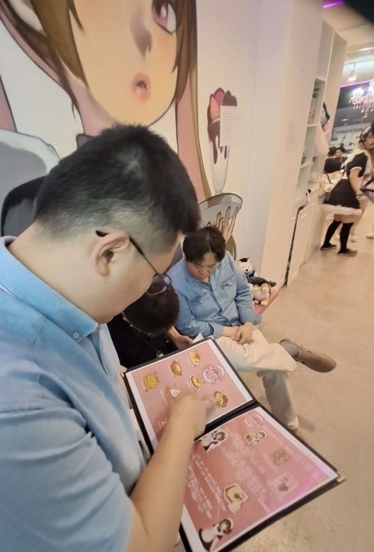 마포구, 컨셉카페 변종 영업 철퇴…홍대 일대 메이드·집사카페 등 29곳 점검