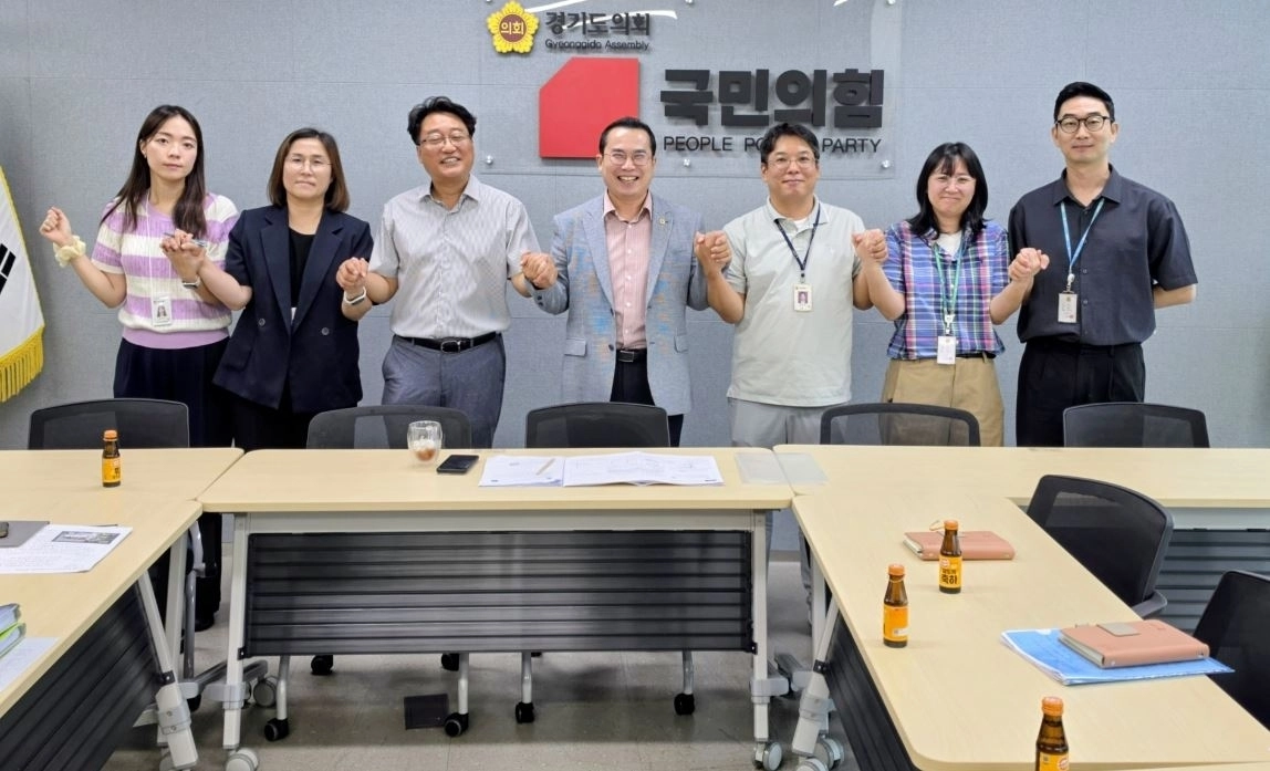 ▲ 24일 2028년 3월 정상 개교를 위해 제8차 간담회를 연 이오수 의원(사진=경기도의회)