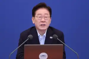 李대통령 “경찰 기강 해이 심각…총리실서 경찰 개혁 기구 구상하라”