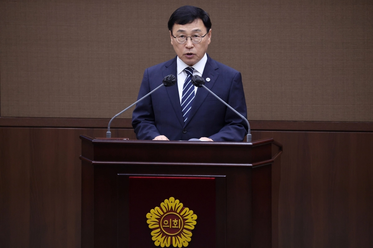 재의 요구하는 정근식 교육감