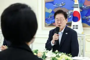 李대통령 “민주당은 당정청이 하나…다른 점 찾으면 원수 돼”