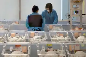 출생아 18년 만에 최대 증가… 다둥이 정책이 인구 절벽 막는다