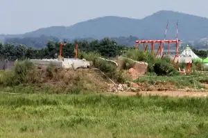 “무안공항 둔덕, 관련 규정대로 설치”… 허위 보도자료 쓴 공무원들 檢 송치