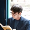 박준 시인 “시를 자유롭게 오독해서 보여 드립니다”