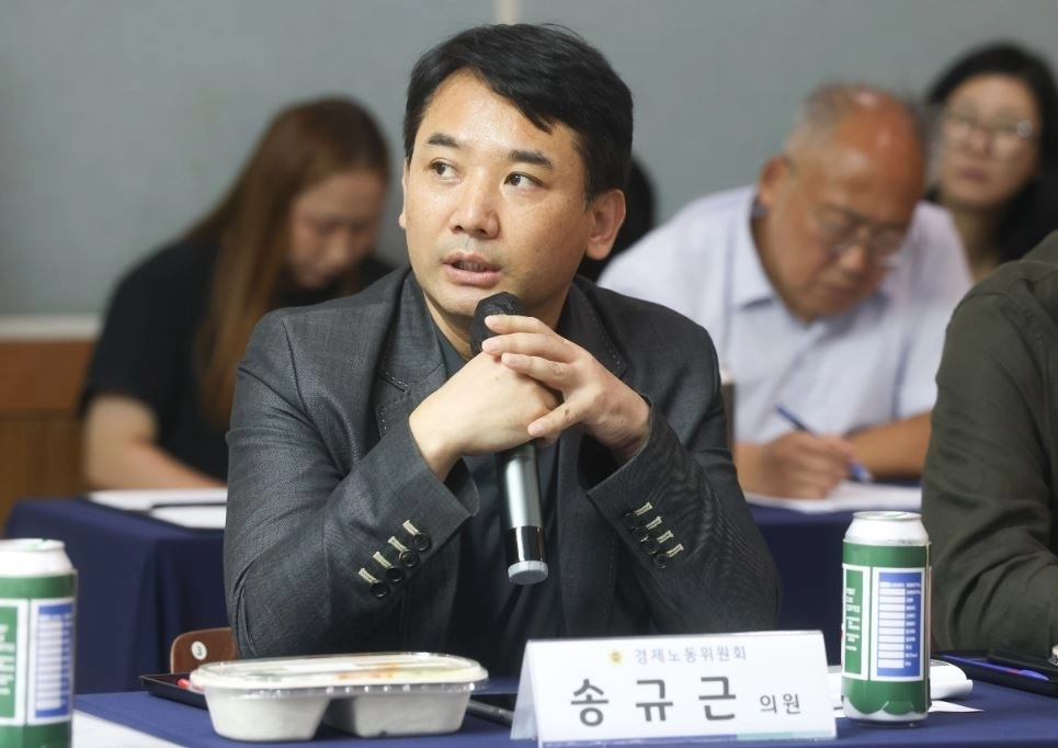 ▲ 지난 26일 경기도기술학교 현장방문을 실시한 송규근 의원이 발언하고 있다. (사진=경기도의회)