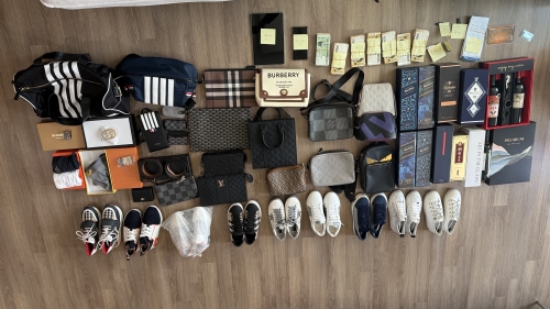피의자들 주거지에서 압수한 물품. 전북경찰청 제공