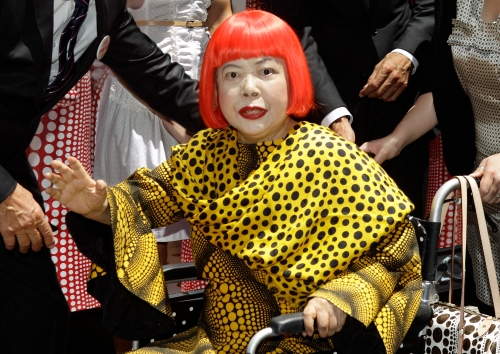 루이비통과 손 잡은 구사마 야요이