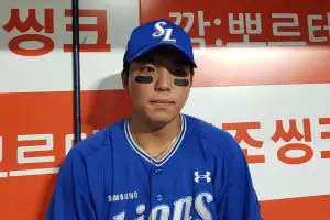 이것이 ‘힛 포 더 팀’이다! 만루홈런 김영웅 “삼성만 우승하면 됩니다”