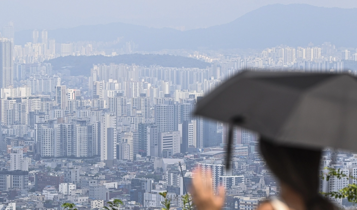 24일 서울 남산에서 바라본 서울 시내 아파트. 2026.8.24 이지훈 기자