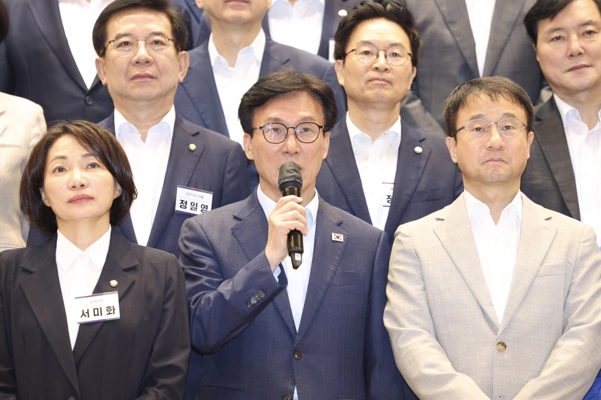 발언하는 김민석 민주당 대표