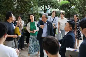 채명신 경기도의원, 용인 나산초 필로티 소방차 진입로 현장 점검... “3년 숙원 해소”