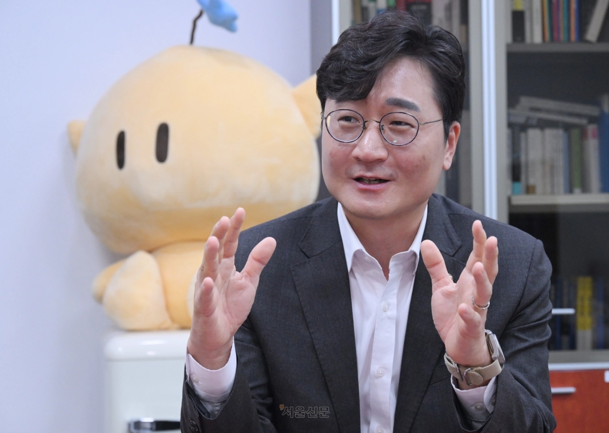 국회 산업통상자원중소벤처기업위원회 여당 간사인 장철민 더불어민주당 의원이 지난 27일 국회에서 서울신문과 만나 인터뷰하고 있다. 2026.8.27.안주영 전문기자