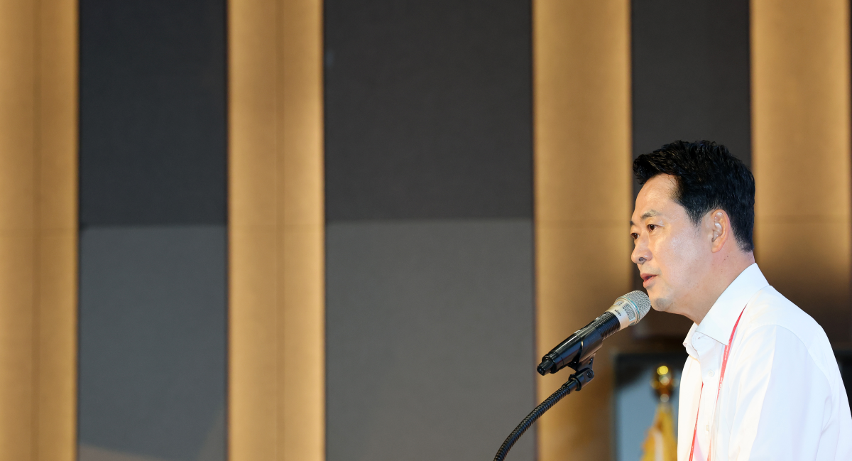 국민의힘 장동혁 대표가 28일 경기도 고양시 장항동 소노캄 고양에서 열린 2026 국민의힘 국회의원 연찬회 폐회식에서 마무리 발언하고 있다. 연합뉴스