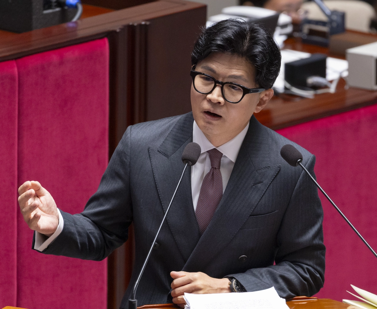 무소속 한동훈 의원이 24일 국회에서 열린 예산결산특별위원회 전체 회의에서 장미란 씨 실종 사건 관련한 질의를 하고 있다. 연합뉴스