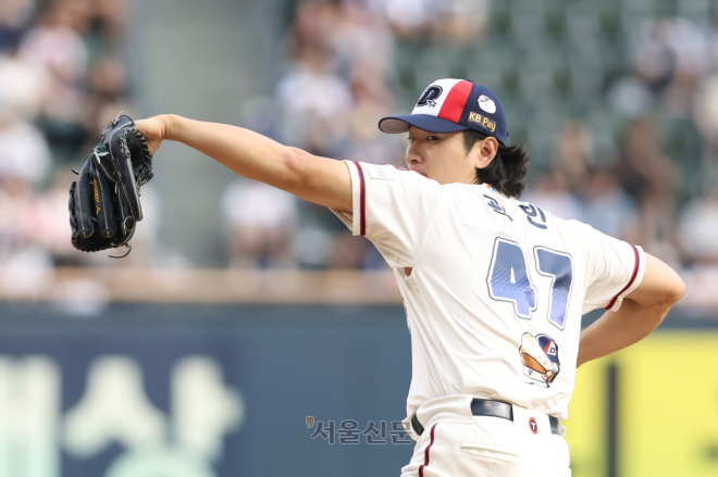 “우진아, 다음엔 MLB에서 붙자”…160㎞ 찍고 승리한 곽빈의 큰 그림