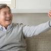 thumbnail - “손주 보여다오”…매일 영상통화 거는 시아버지, 차단 경고에 “1분이 어렵냐”