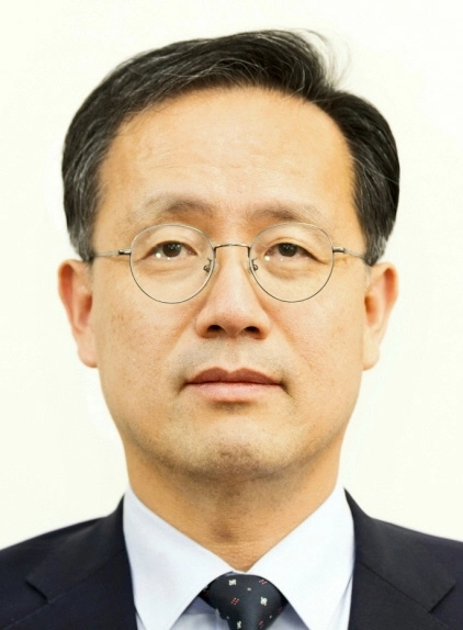 이재명 대통령이 30일 경제부총리 겸 재정경제부 장관 후보자로 이형일 재정경제부 1차관을 지명했다. 청와대 제공