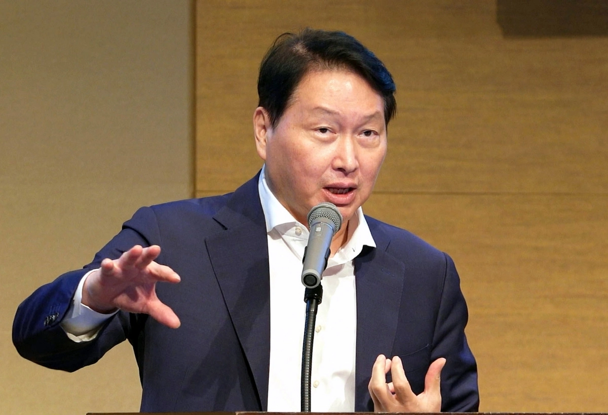 최태원 대한상공회의소 의장이 30일 일본 미야기현 센다이 웨스틴호텔에서 열린 ‘한일 저출산 대응 교류위원회 1차 회의 겸 저출산 대응 심포지엄’에서 개회사를 하고 있다. 2026.8.30 대한상공회의소 제공
