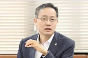 집값 전쟁에…‘정책통’ 젊은 부총리 ‘李와 호흡’ 실무형 장관