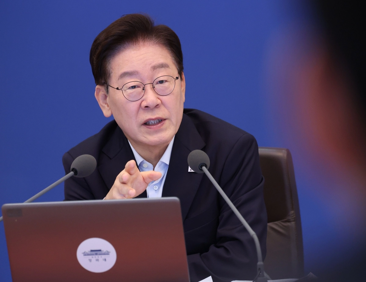 이재명 대통령이 25일 청와대에서 열린 국무회의에서 발언하고 있다. 2026.8.25 청와대통신사진기자단