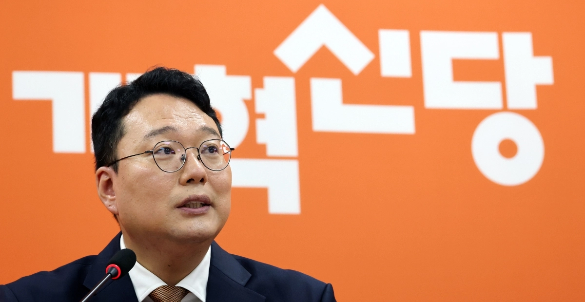 개혁신당 천하람 당 대표 권한대행 겸 원내대표가 31일 국회에서 열린 기자간담회에서 발언하고 있다.  연합뉴스