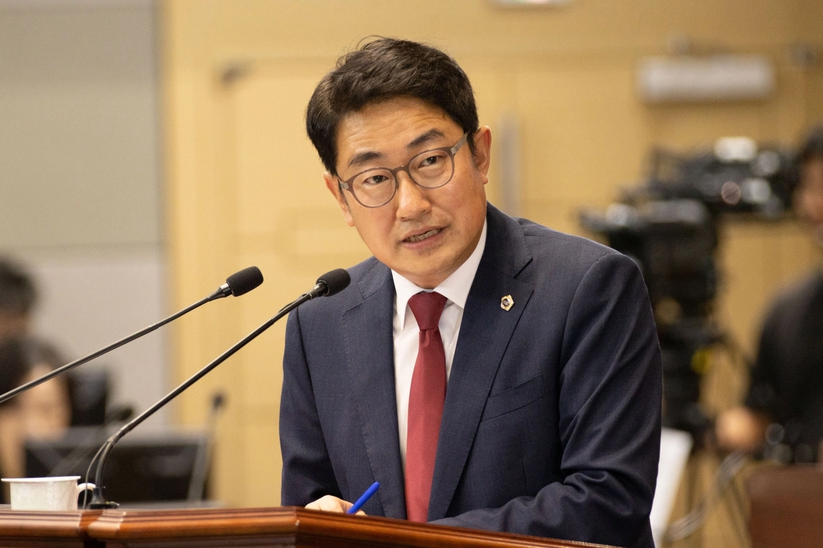 31일 제365회 임시회 제2차본회의에서 도정질문을 하는 권백신의원. 경북도의회 제공