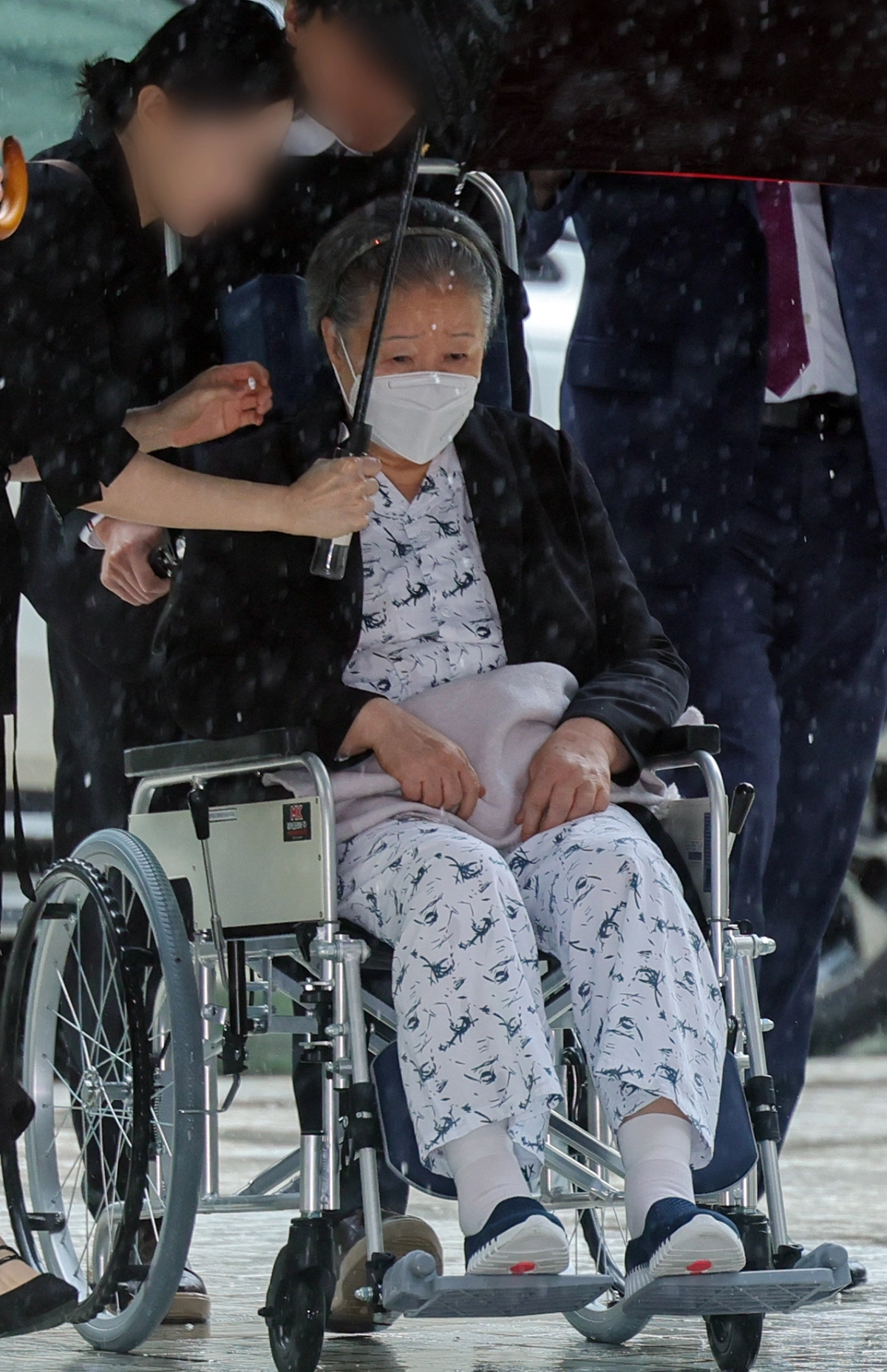 한학자 재, 선고공판 위해 법원 출석
