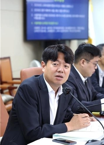31일 열린 제339회 임시회 교육위원회 업무보고에서 질의하는 박상근 의원. 서울시의회 제공
