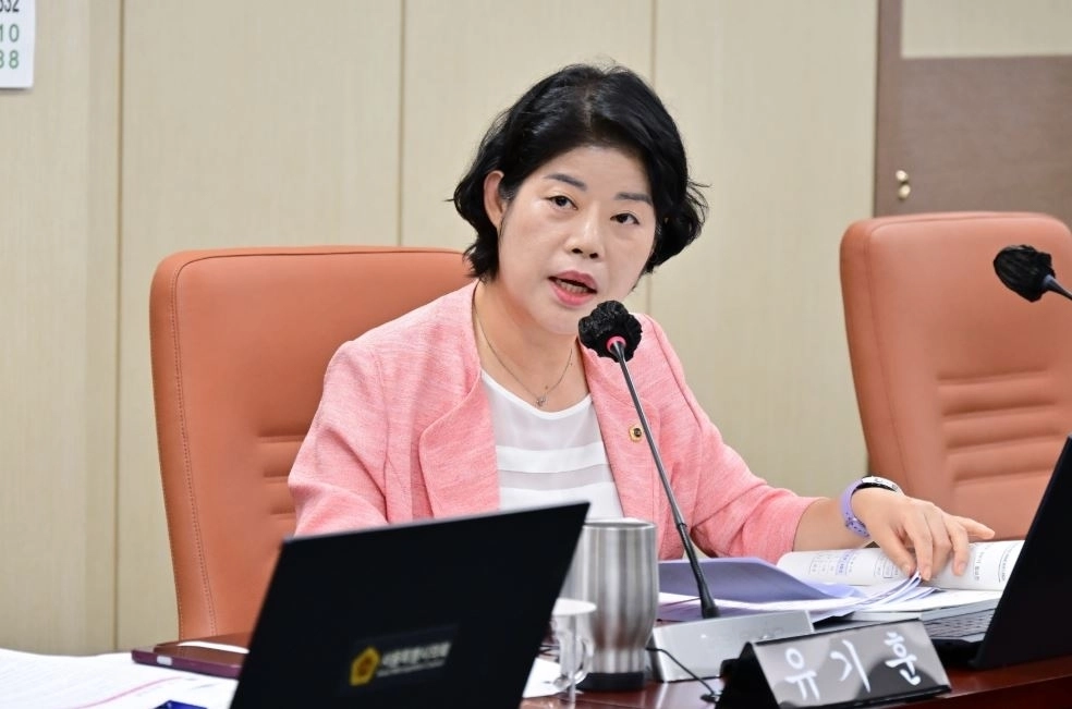 지난 8월 31일 서울시의회 교통위원회 회의실에서 열린 제339회 임시회 교통위원회 서울교통공사 업무보고에서 질의하는 유기훈 의원. 서울시의회 제공