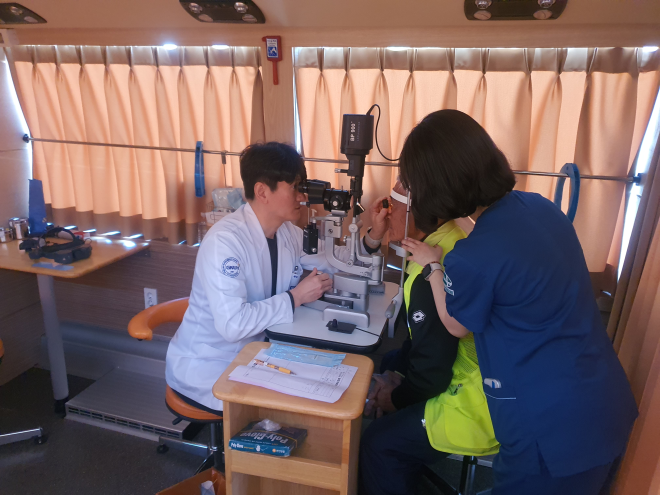 경남 ‘닥터버스’ 하반기 운행 재개…의료취약지역 찾아 전문 검진