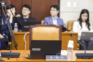 ‘위성정당 꼼수’에 비례 두 번… 용혜인에 與지도부도 갈라졌다