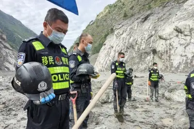 “휴대전화 신호라도 추적해 주세요”