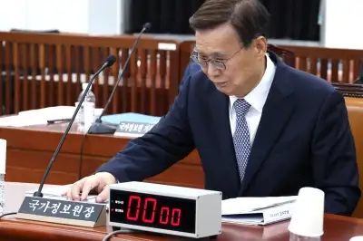 국정원 “북미 정상회담, 어느 때라도 가능… 대화 징후 있다”