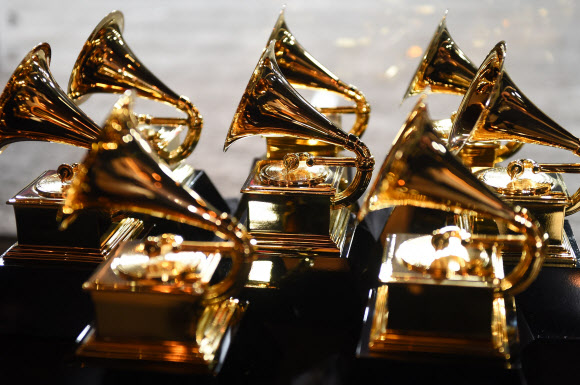 그래미 어워드의 명칭은 ‘축음기’(Gramophone)에서 비롯됐다. 트로피의 모양도 축음기를 본떴다.  뉴욕 AFP 연합뉴스