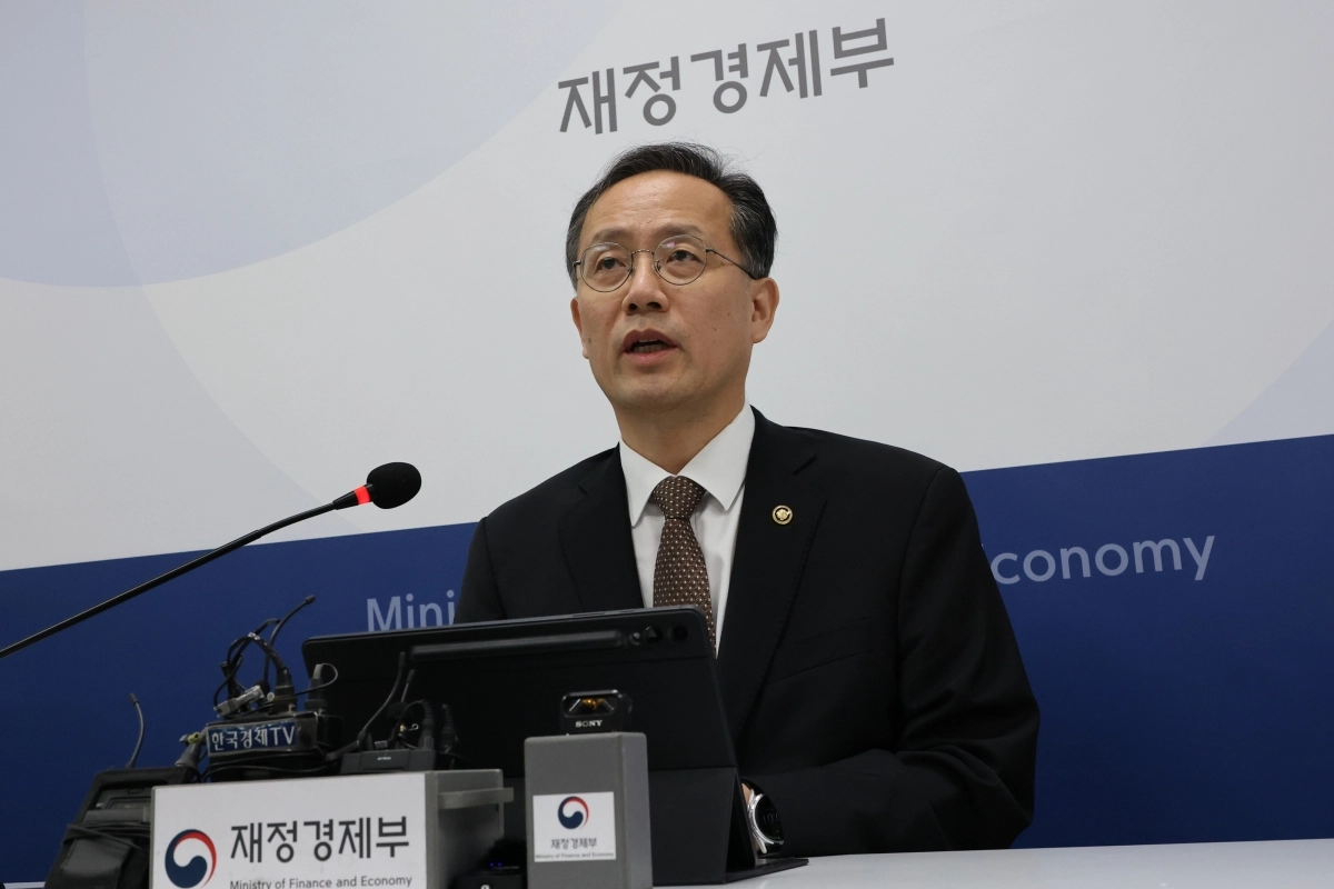이형일 부총리 겸 재정경제부 장관 후보자가 2일 세종시 정부세종청사에서 재경부 출입기자들과 간담회를 하고 있다. 연합뉴스