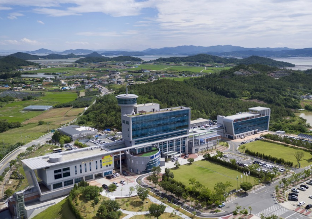신안군청 전경. 신안군 제공