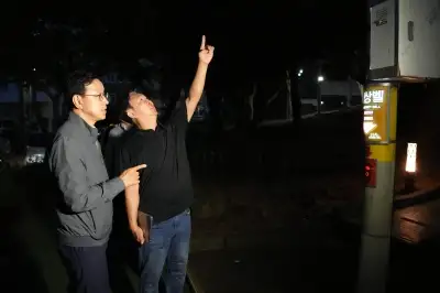밤길 순찰 위성곤 지사… “나홀로 여행객 위해 밤길 더 밝게… 올레길 순찰 더 강화”